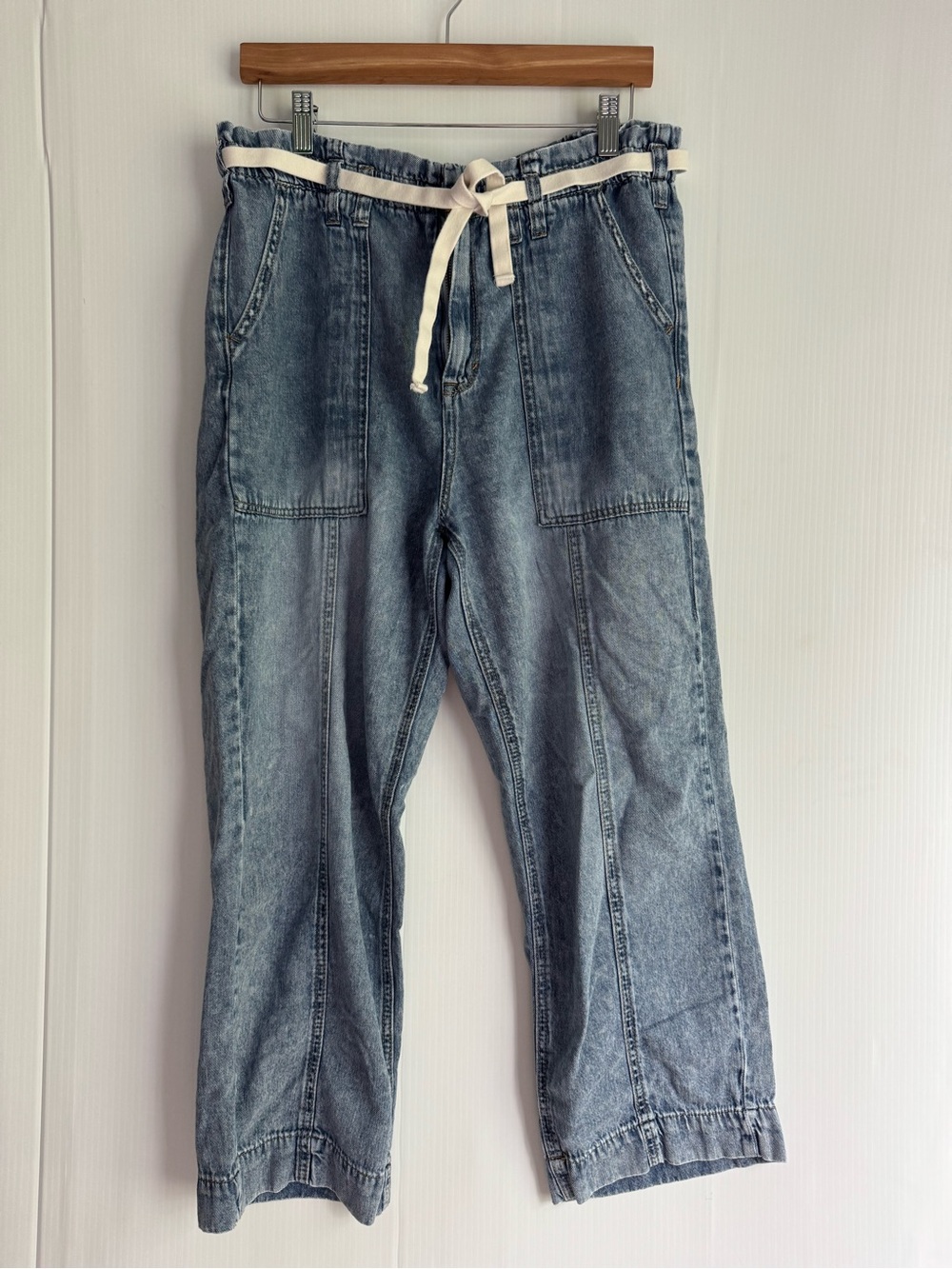 Kensie The Elsa high rise straight Light Wash Denim with Drawstring